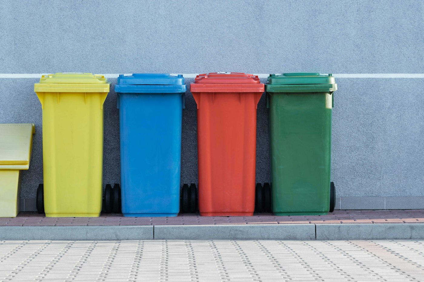 Contenedores de residuos de colores